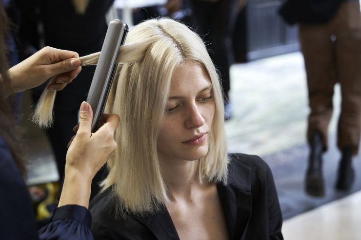 La importancia del uso de protector capilar antes del uso de herramientas térmicas en el peinado de tu cabello